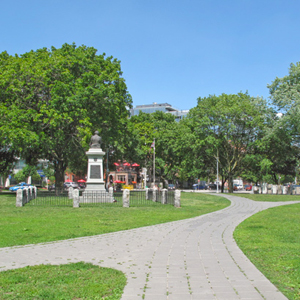 Victoria Memorial Square